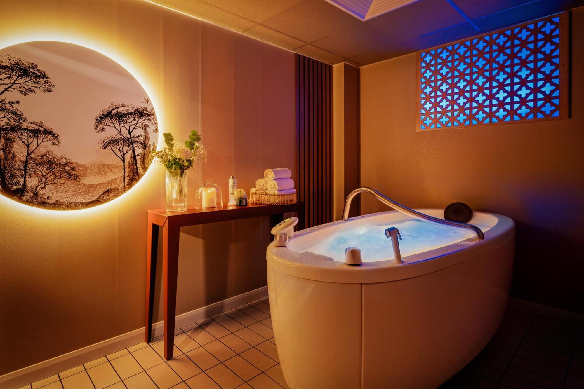 Hotel Valdys Thalasso & Spa - La Baie Douarnenez Exterior photo