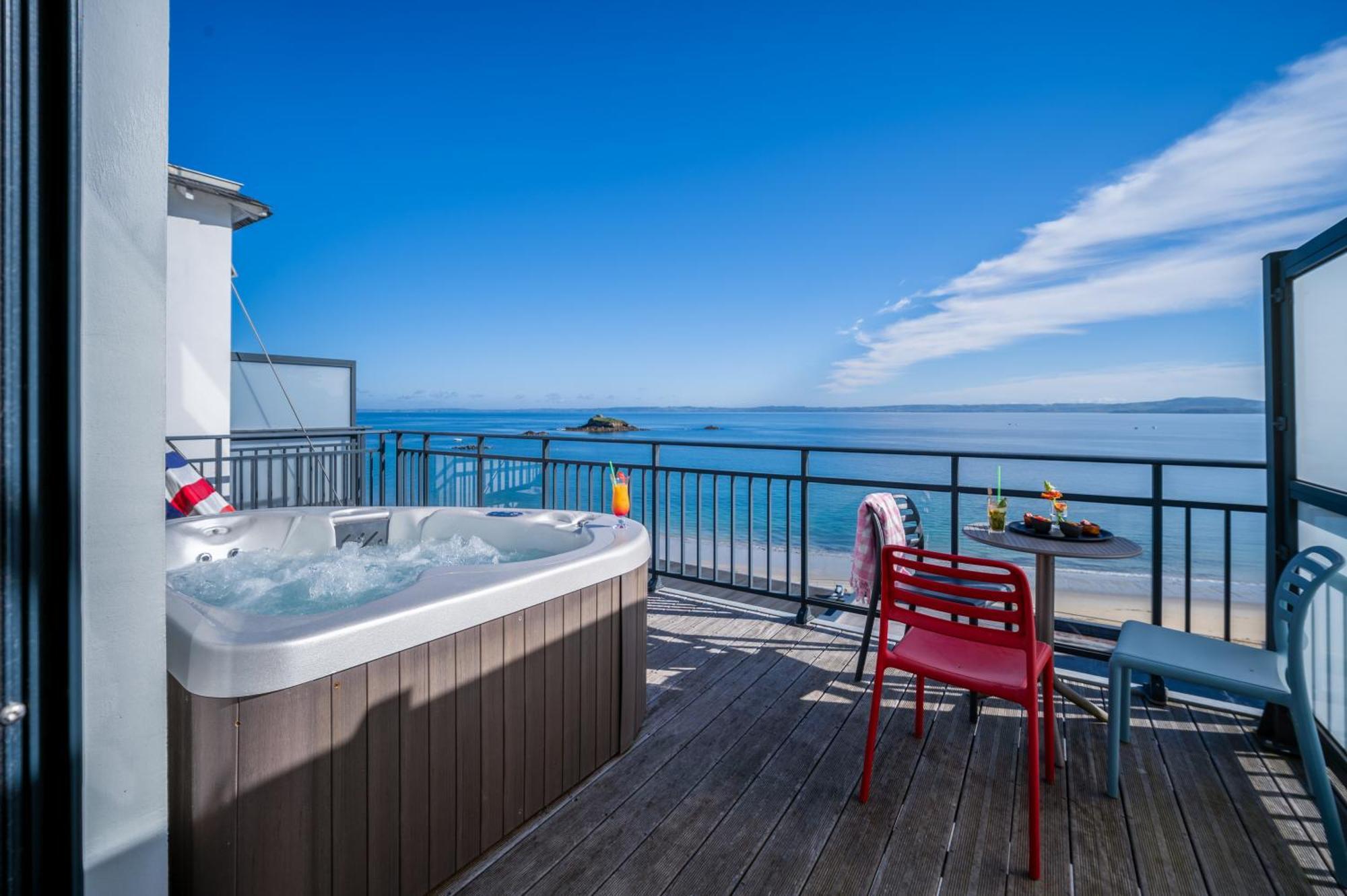 Hotel Valdys Thalasso & Spa - La Baie Douarnenez Exterior photo
