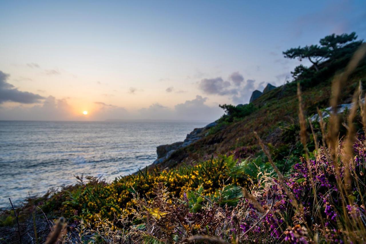 Hotel Valdys Thalasso & Spa - La Baie Douarnenez Exterior photo